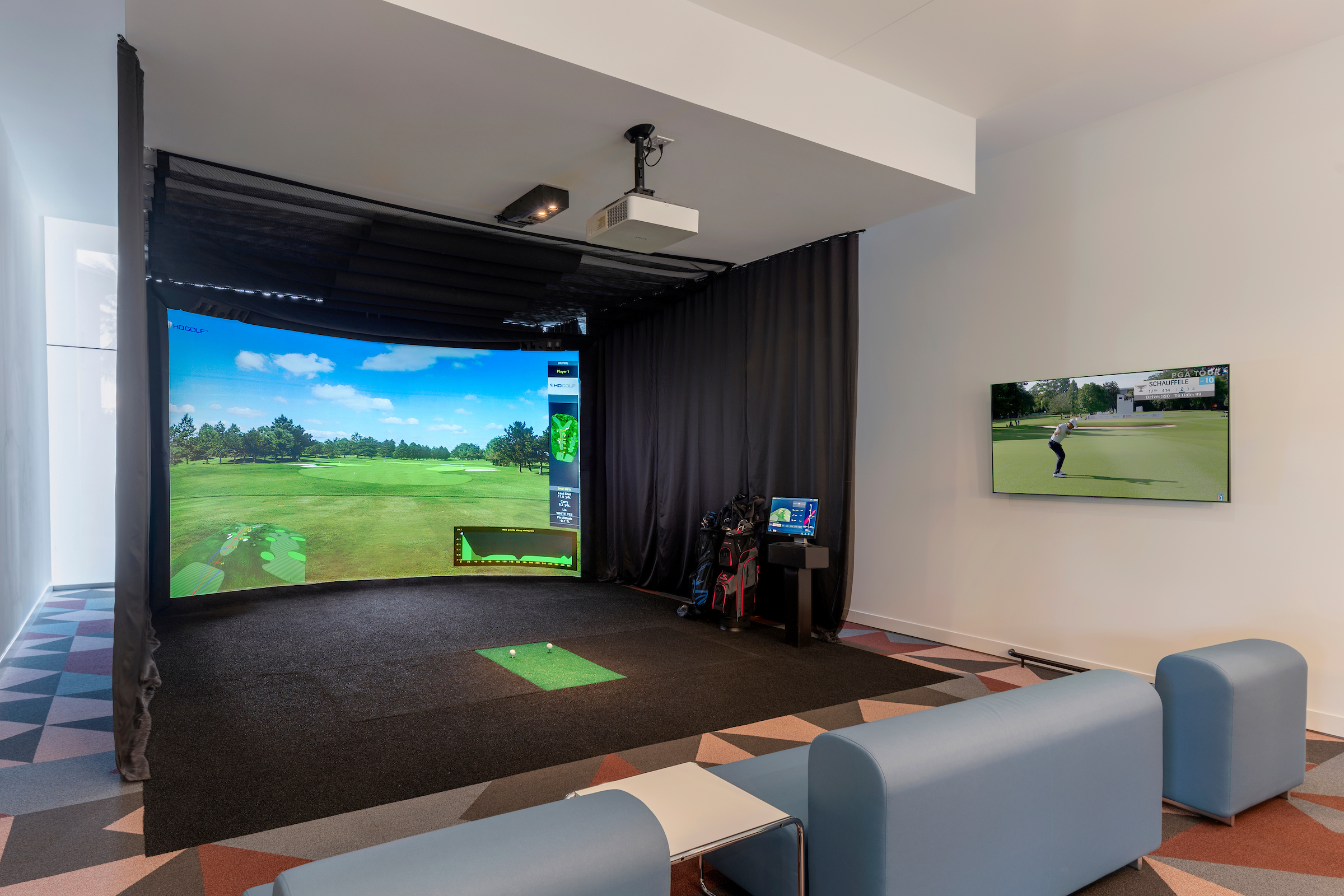 Golf Simulator at the 7140 tower at Optima Kierland Apartments