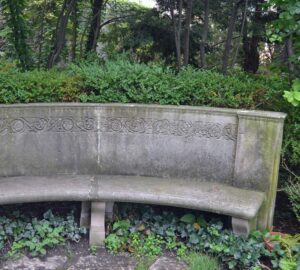 Elizabethan-style stone bench. Photo: In Memoriam mmmmarshall